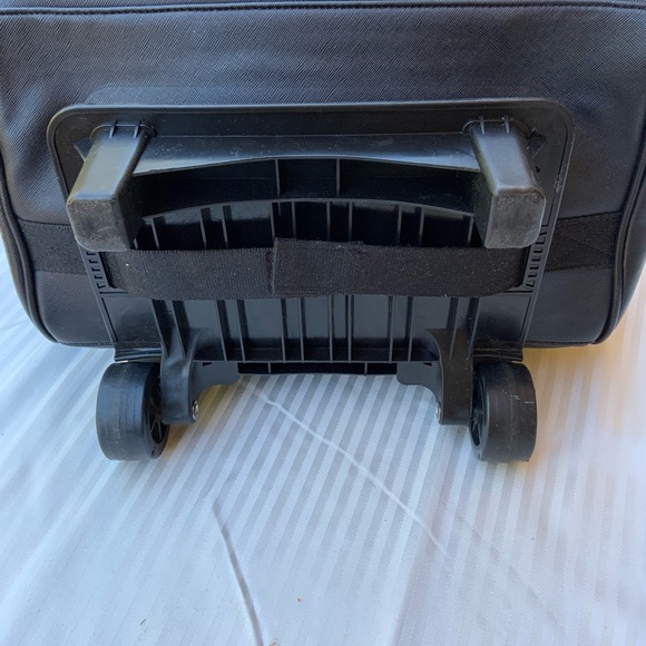 Toss Designs Sonoma Rolling Tote Bag - Picture 4 of 11